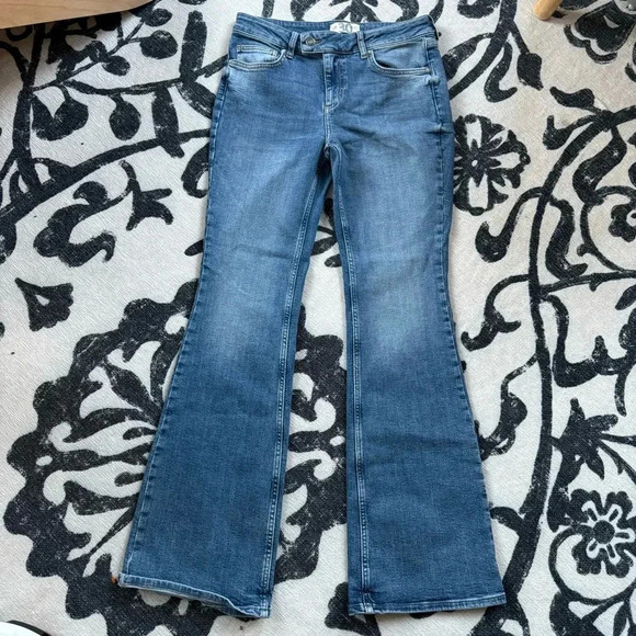 Free People Heirloom Bootcut Jean size 29 Medium wash - Picture 1 of 7